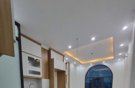 Bán nhà Xã Đàn 40m2 5 tầng, mt 5m, lô góc, 3 mặt ngõ 3 gác đua, 3 thoáng, gần phố, 4.8 tỷ